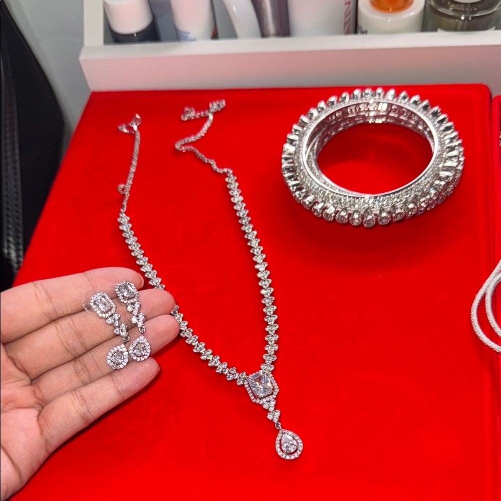 Elegant Silver Jewelry Set